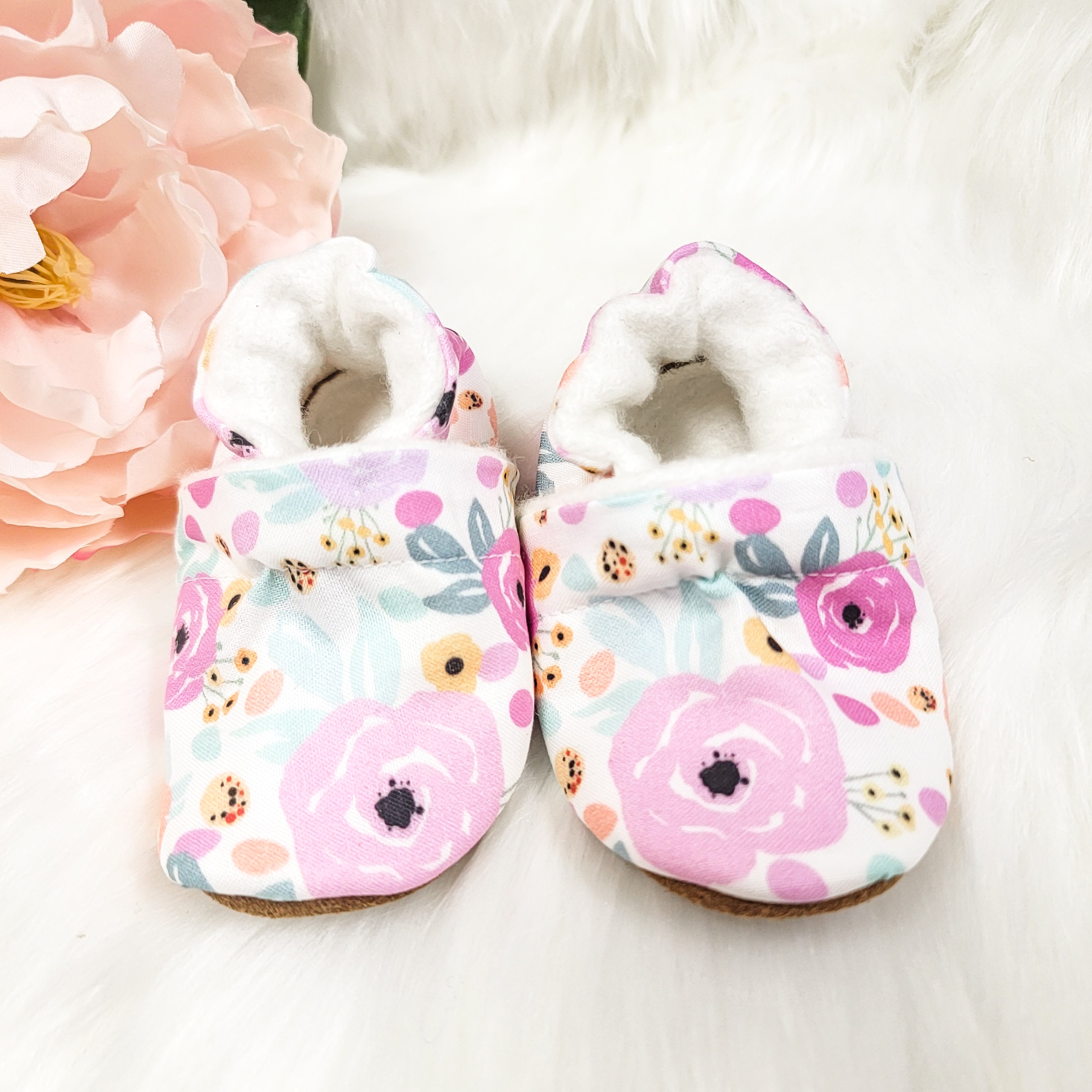 Sunday Floral Moccs